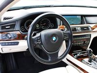 Begagnad BMW 750L 451 HK (331 kW) 2014 Vit Sedan