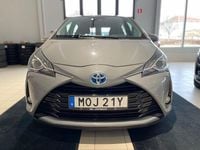 Begagnad Toyota Yaris Hybrid Active 101 HK (74 kW) 2019 Grå Halvkombi