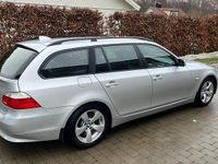 Begagnad BMW 530 272 HK (200 kW) 2009 Silver metallic Kombi