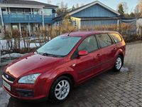 Begagnad Ford Focus 125 HK (91 kW) 2007 Vinröd Kombi