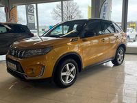 Begagnad Suzuki Vitara 116 HK (85 kW) 2023 Guld med svart tak SUV