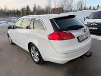 Begagnad Opel Insignia Edition 160 HK (117 kW) 2011 Vit Kombi