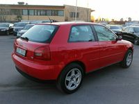 Begagnad Audi A3 101 HK (74 kW) 1997 Röd Halvkombi
