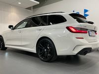 begagnad BMW 330e xDrive Touring M-Sport Panorama Connected Drag Värmare