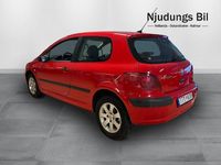 Begagnad Peugeot 307 109 HK (80 kW) 2002 Röd Halvkombi