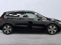 Begagnad Mercedes B180 137 HK (100 kW) 2019 Svart Minibuss