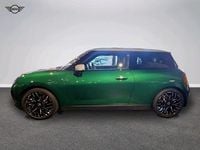 Begagnad Mini Cooper 136 kW (186 HK) 2024 Grön Halvkombi