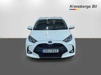 Begagnad Toyota Yaris Hybrid Active 116 HK (85 kW) 2022 Vit Halvkombi