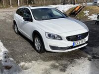 begagnad Volvo V60 CC D4 AWD Geartronic Summum Euro 6