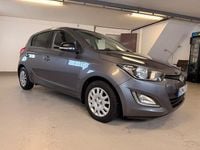 Begagnad Hyundai i20 Select 86 HK (63 kW) 2014 Grå Halvkombi