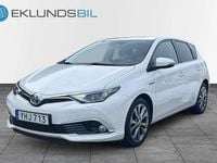 Begagnad Toyota Auris Hybrid Executive 136 HK (100 kW) 2016 Vit Halvkombi