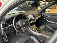 begagnad BMW 330 d xDrive Touring M Sport Nav Drag Serviceavtal Backkamera