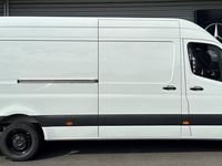 begagnad Mercedes Sprinter Benz 319 CDI skåp A3 Distronic 3,5 t krok 2023, Transportbil