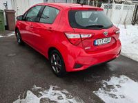 Begagnad Toyota Yaris Hybrid 101 HK (74 kW) 2019