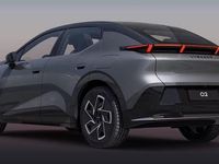 Ny Lynk & Co 02 202 kW (275 HK) 2025 Grå SUV