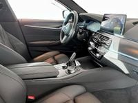 Begagnad BMW 530e M Sport 291 HK (214 kW) 2023 Svart (black) Kombi