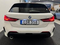 begagnad BMW 118 i AUT M Sport Cockpit Shadowline PDC LED Ny-servad