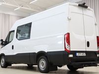 begagnad Iveco Daily 3.0 170HK Automat Dubbelhytt Webasto Drag Moms