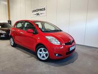 Begagnad Toyota Yaris 99 HK (72 kW) 2011 Röd Halvkombi