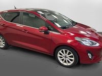 Begagnad Ford Fiesta Titanium 101 HK (74 kW) 2017 Röd Halvkombi