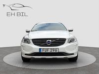 Begagnad Volvo XC60 Summum 150 HK (110 kW) 2016 Vit SUV