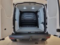 begagnad VW Caddy Cargo skåp 2.0 TDI DSG 2024, Transportbil