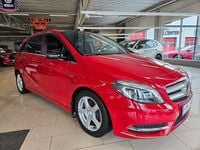 Begagnad Mercedes B180 109 HK (80 kW) 2012 Röd Minibuss