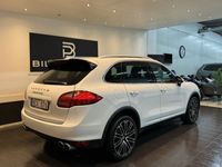 begagnad Porsche Cayenne Turbo TipTronic S-Panorama-Drag-Navi-500HK