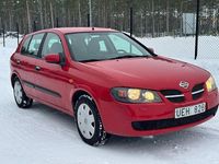 Begagnad Nissan Almera 116 HK (85 kW) 2003 Röd Halvkombi
