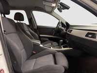 Begagnad BMW 320 Comfort Edition 177 HK (130 kW) 2009 Vit Kombi