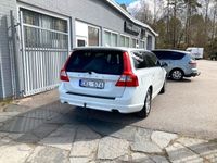 begagnad Volvo V70 2.0 145HK MOMENTUM AUTOMAT / DRAG