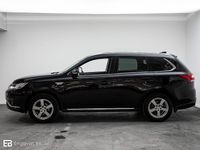 Begagnad Mitsubishi Outlander P-HEV 121 HK (88 kW) 2017 Svart SUV
