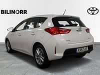 begagnad Toyota Auris 1.4 D-4D V-HJUL 2014, Halvkombi