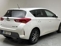 begagnad Toyota Auris 1.8 HSD 5dr 2015, Halvkombi