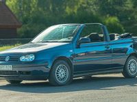 Begagnad VW Golf IV Trendline 116 HK (85 kW) 2000 Blå Cab