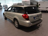 begagnad Subaru Outback 2.5 4WD / Drag / M-Värme / T-Lucka