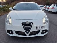 begagnad Alfa Romeo Giulietta 2.0 JTDM 16V Distinctive 140 hk Nybes Nyservad/kamrem