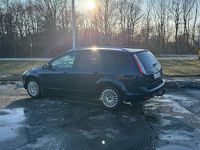 Begagnad Ford Focus Titanium 125 HK (91 kW) 2010 Blå Kombi