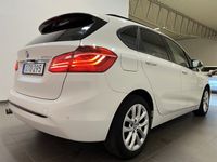 begagnad BMW 218 Active Tourer d 150hk Sport line Navi/Bkamera/Keyless/Nyservad