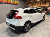 Begagnad Volvo V40 Summum 190 HK (139 kW) 2015 Vit Halvkombi