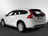 Begagnad Volvo V60 CC Standard 151 HK (111 kW) 2017 Vit Kombi