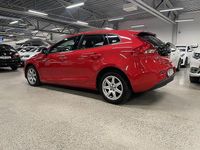 Begagnad Volvo V40 Kinetic 116 HK (85 kW) 2015 Röd Halvkombi
