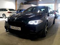 begagnad BMW M550 D xDrive M SPORT INNOVATION HUD GPS PANORAMA DRAG