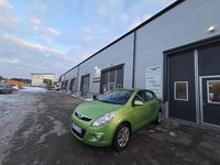 Begagnad Hyundai i20 Premium 78 HK (57 kW) 2012 Grön Halvkombi