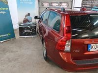 Begagnad Volvo V50 Kinetic 109 HK (80 kW) 2010 Röd Kombi