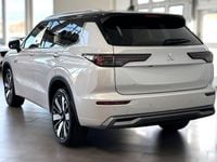 Ny Mitsubishi Outlander P-HEV Instyle 306 HK (225 kW) 2025 White diamond SUV