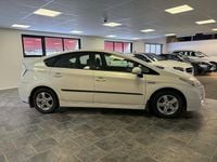 Begagnad Toyota Prius 136 HK (100 kW) 2009 Vit Halvkombi