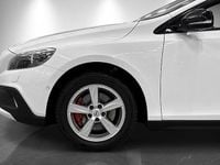 Begagnad Volvo V40 Momentum 114 HK (83 kW) 2014 Vit Halvkombi