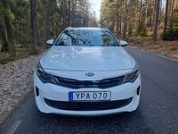 Begagnad Kia Optima Comfort 205 HK (150 kW) 2017 Vit Kombi