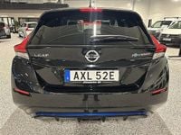 Begagnad Nissan Leaf 110 kW (150 HK) 2021 Svart Halvkombi